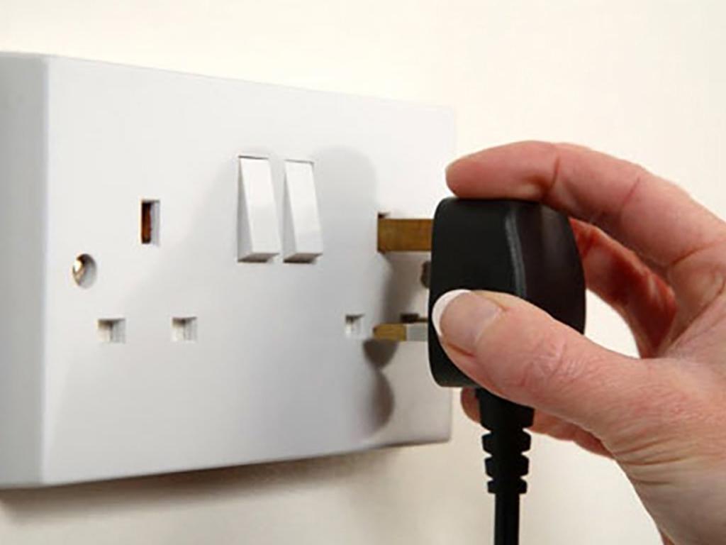 luu-y-khi-sua-tivi-tai-nha