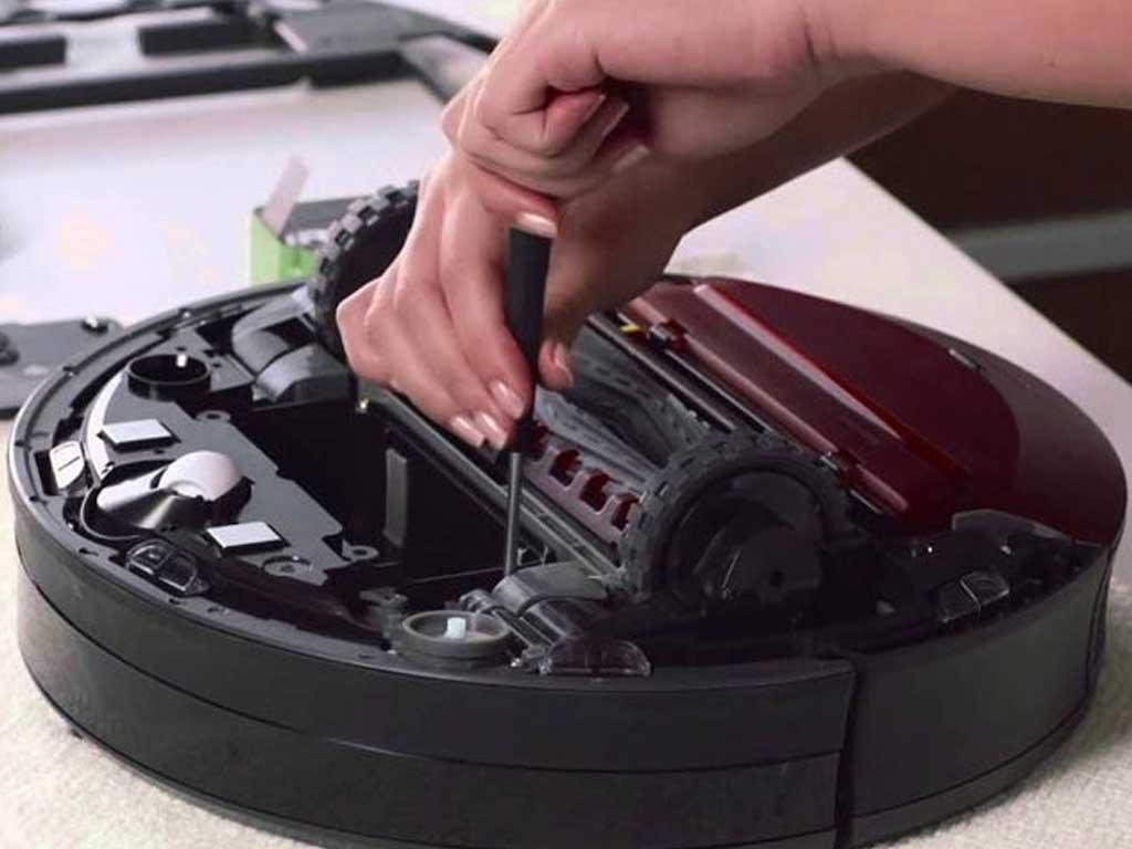 cach-thay-pin-may-hut-bui-xiaomi