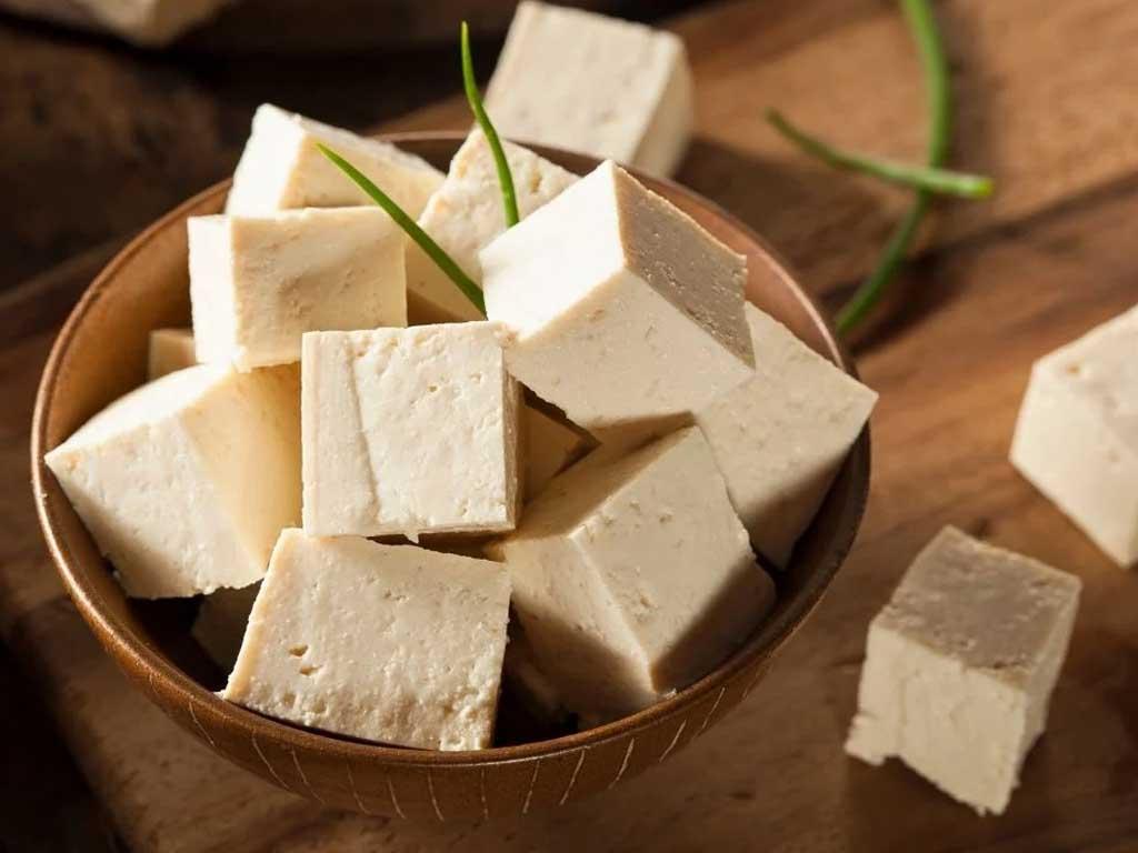 so-che-nguyen-lieu-lam-dau-hu-non-sot-ca-chua