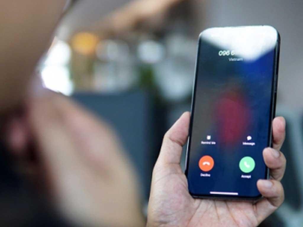 iphone-khong-hien-thi-man-hinh-cuoc-goi-den