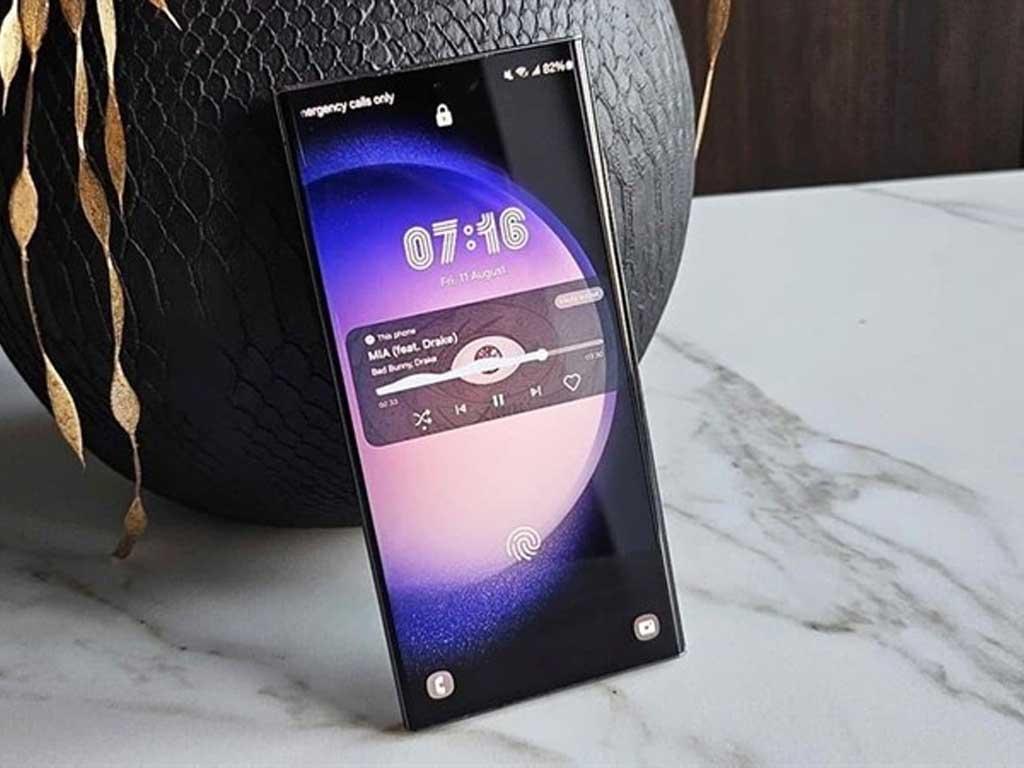 cach-hien-thi-dong-ho-tren-man-hinh-chinh