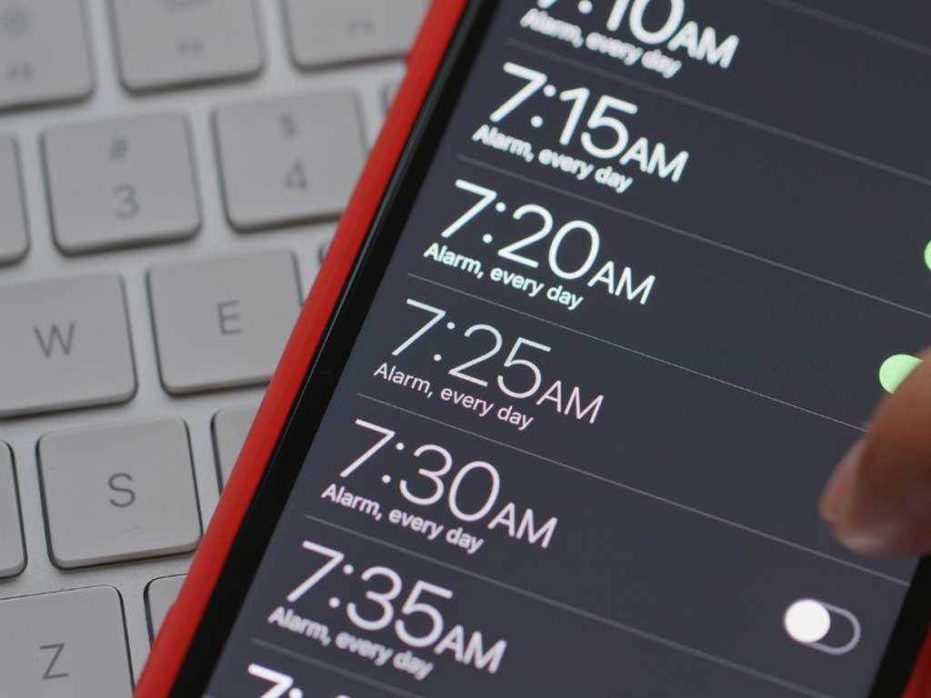 tai-sao-bao-thuc-samsung-khong-keu