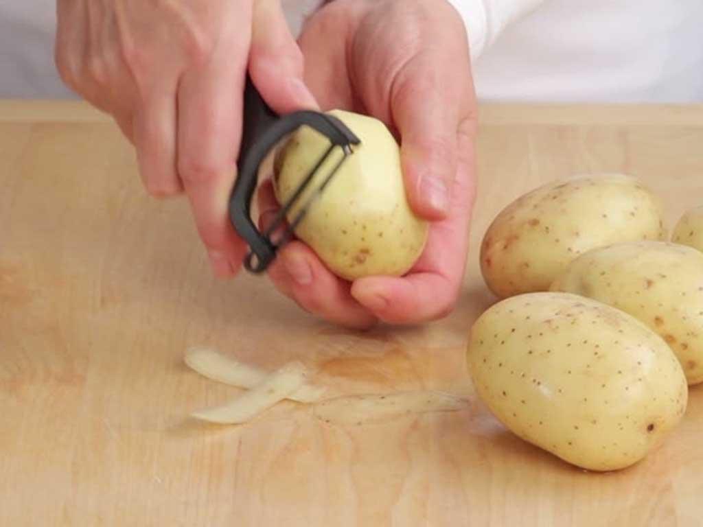 cach-so-che-khoai-tay-xao-thit-lon