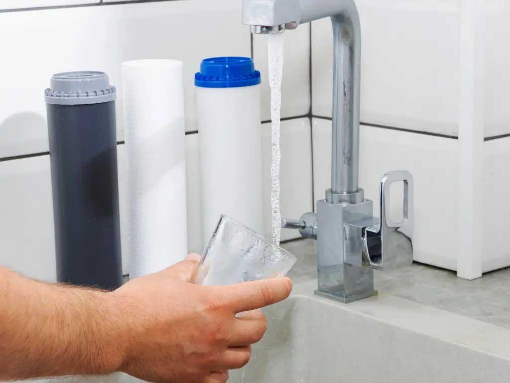 cach-ve-sinh-may-loc-nuoc-karofi