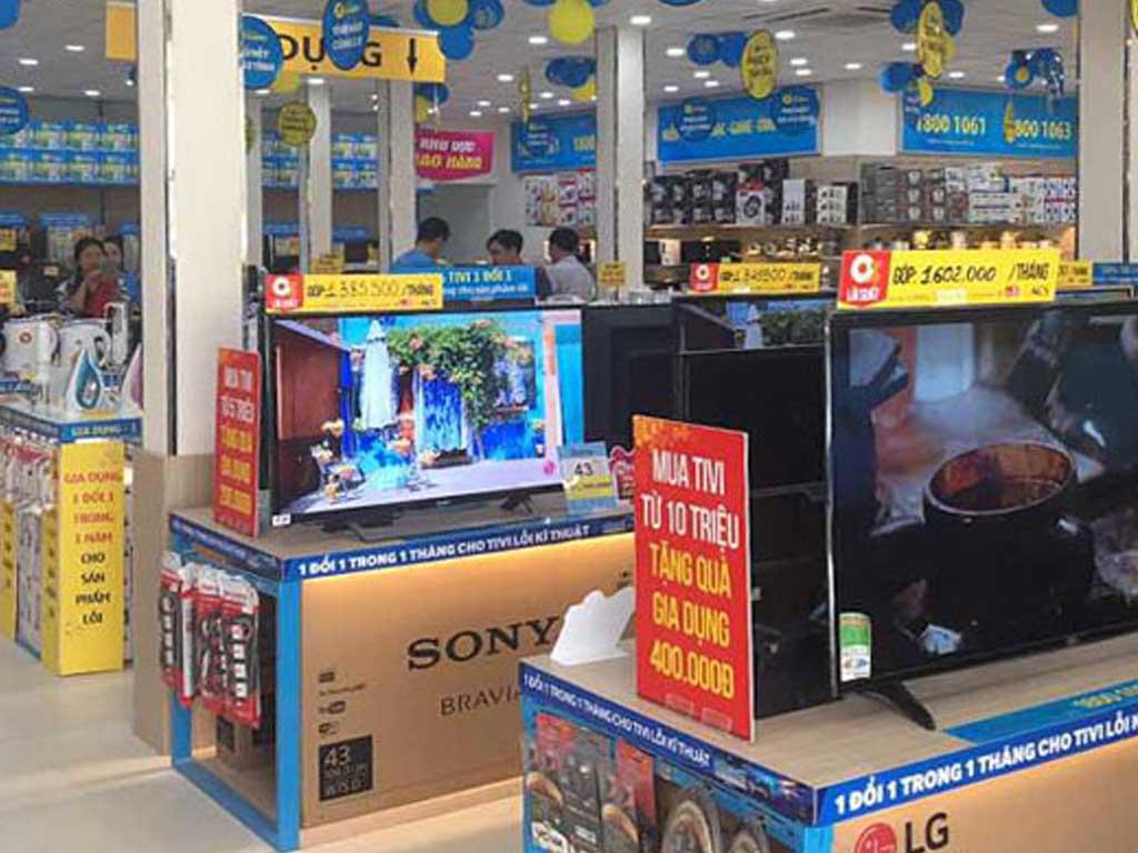 uu-diem-khi-mua-hang-trung-bay