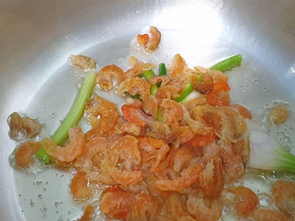 cach-nau-canh-bi-xanh-nau-tom-don-gian