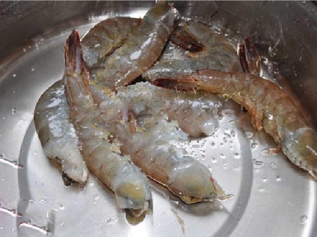 nguyen-lieu-lam-tom-sot-cam-cho-be-an-dam