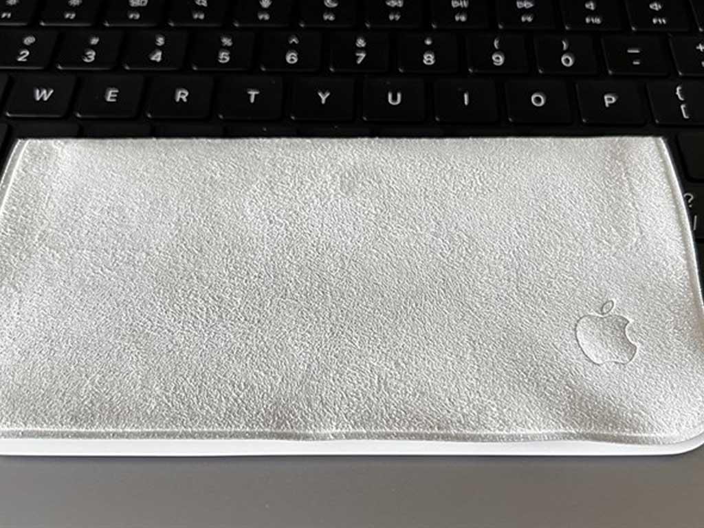 khan-lau-apple-chinh-hang-gia-bao-nhieu