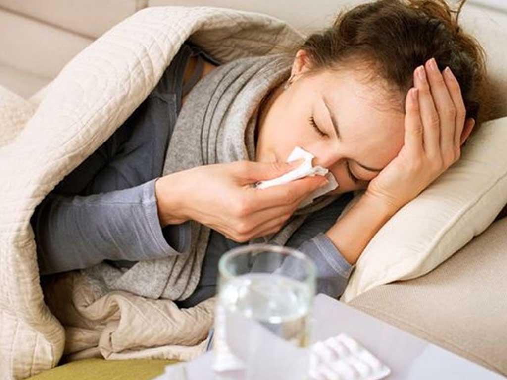 tac-hai-khong-tao-do-am-cho-phong-may-lanh