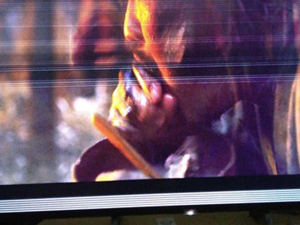 dau-hieu-tivi-sony-loi-man-hinh