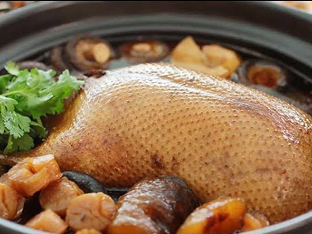 cach-nau-vit-tiem-nguyen-con-don-gian