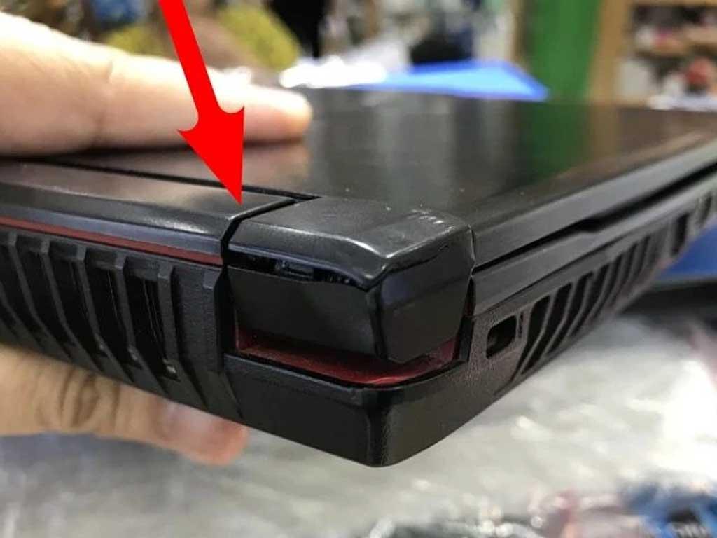 nguyen-nhan-laptop-bi-gay-ban-le-phai-lam-sao