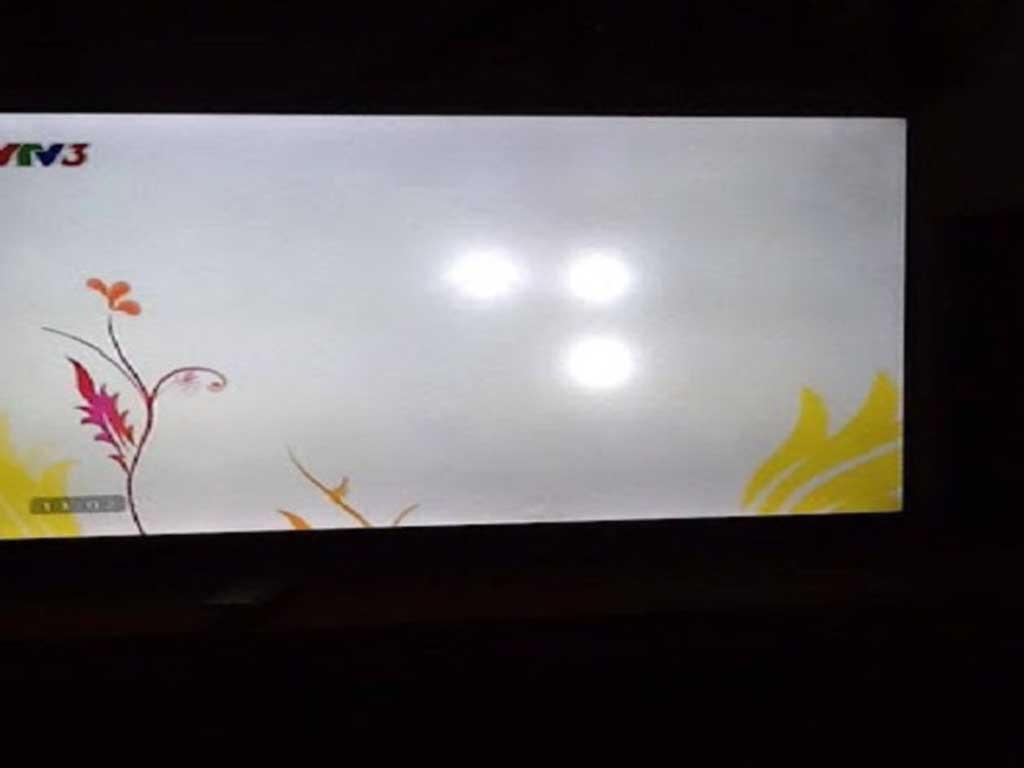 sua-tivi-bi-thu-nho-man-hinh