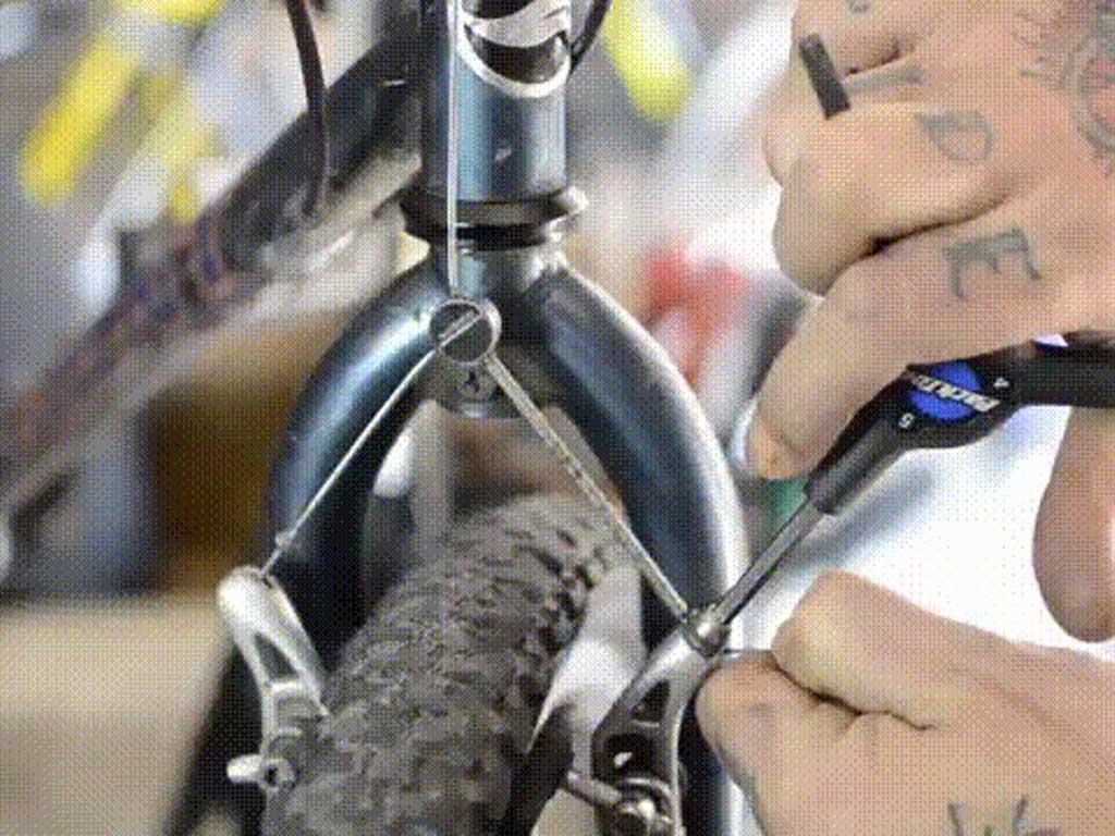 sua-thang-xe-dap-khong-an