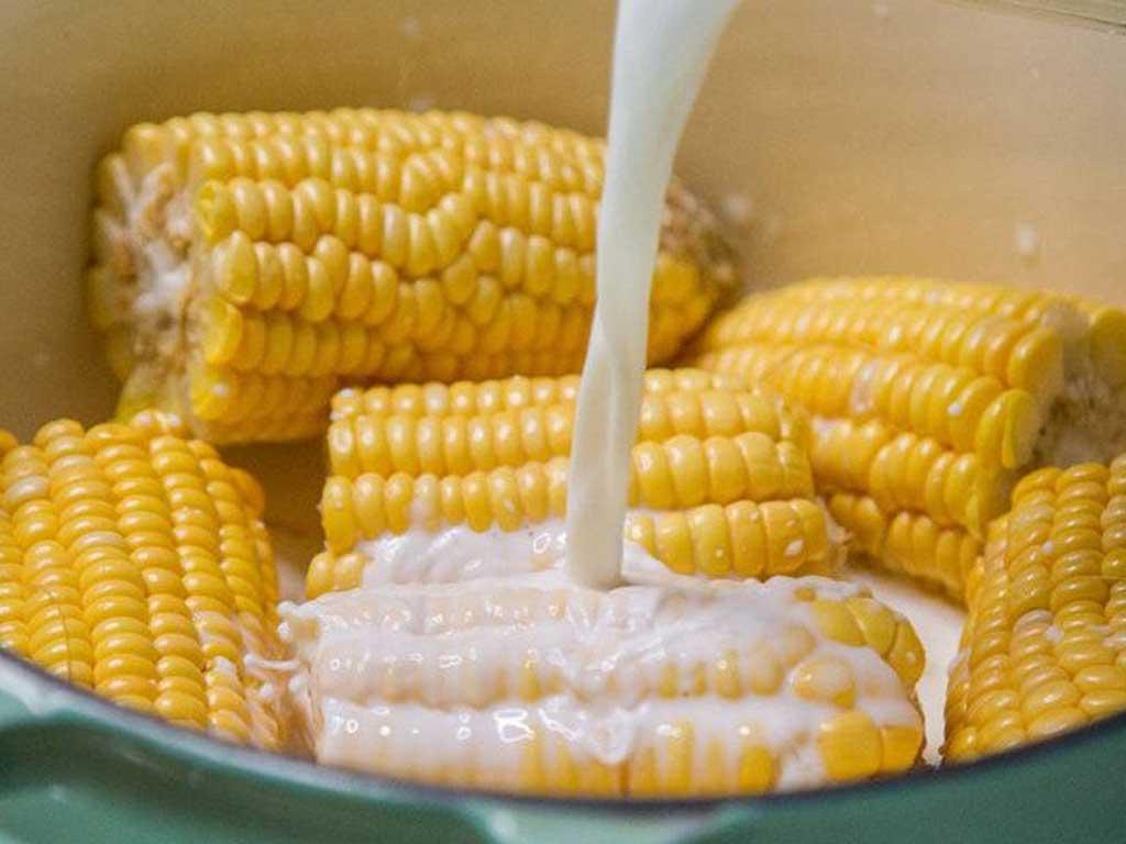 nguyen-lieu-luoc-ngo-bang-noi-com-dien