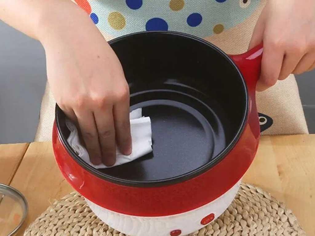 cach-ve-sinh-noi-lau-dien-da-nang