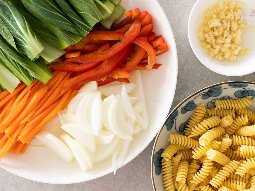 nguyen-lieu-lam-nui-xao-chay