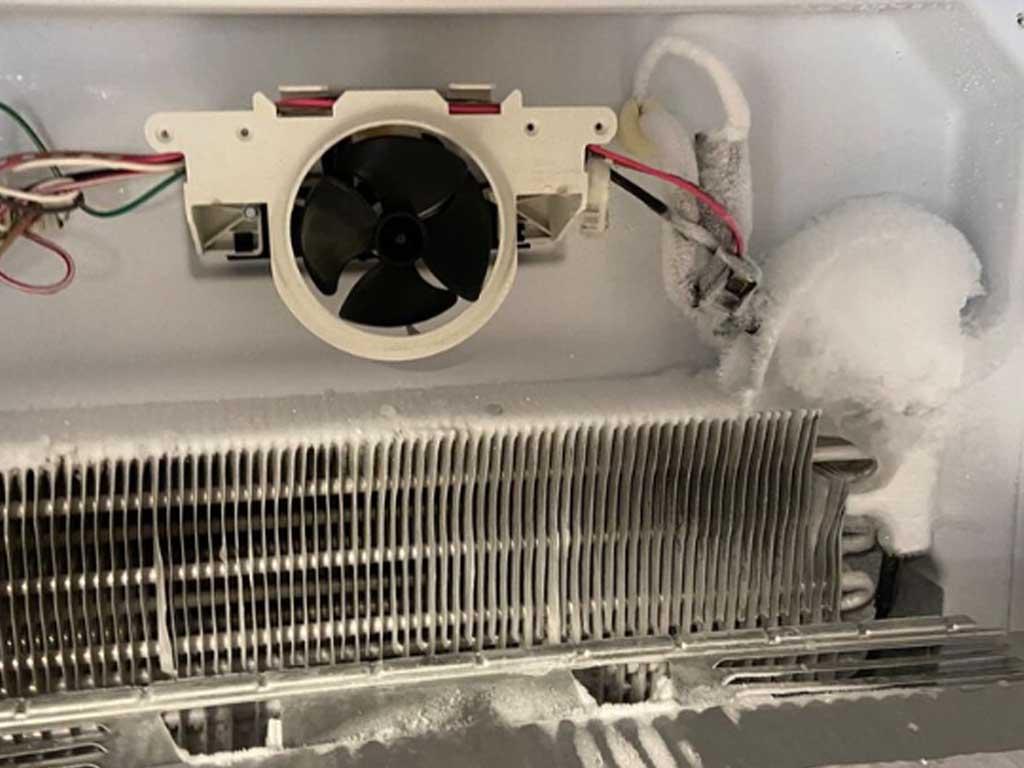 quat-gio-tu-lanh-hoat-dong-nhu-the-nao