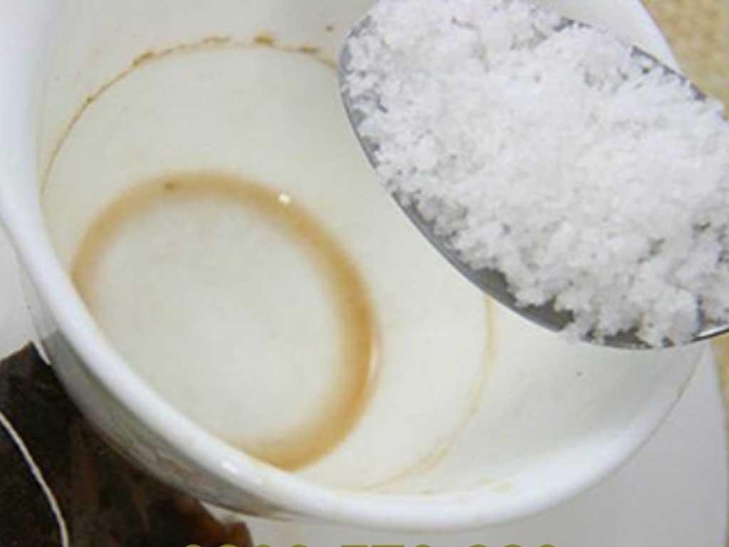 cach-tay-trang-coc-thuy-tinh-bang-nguye-lieu-tu-nhien