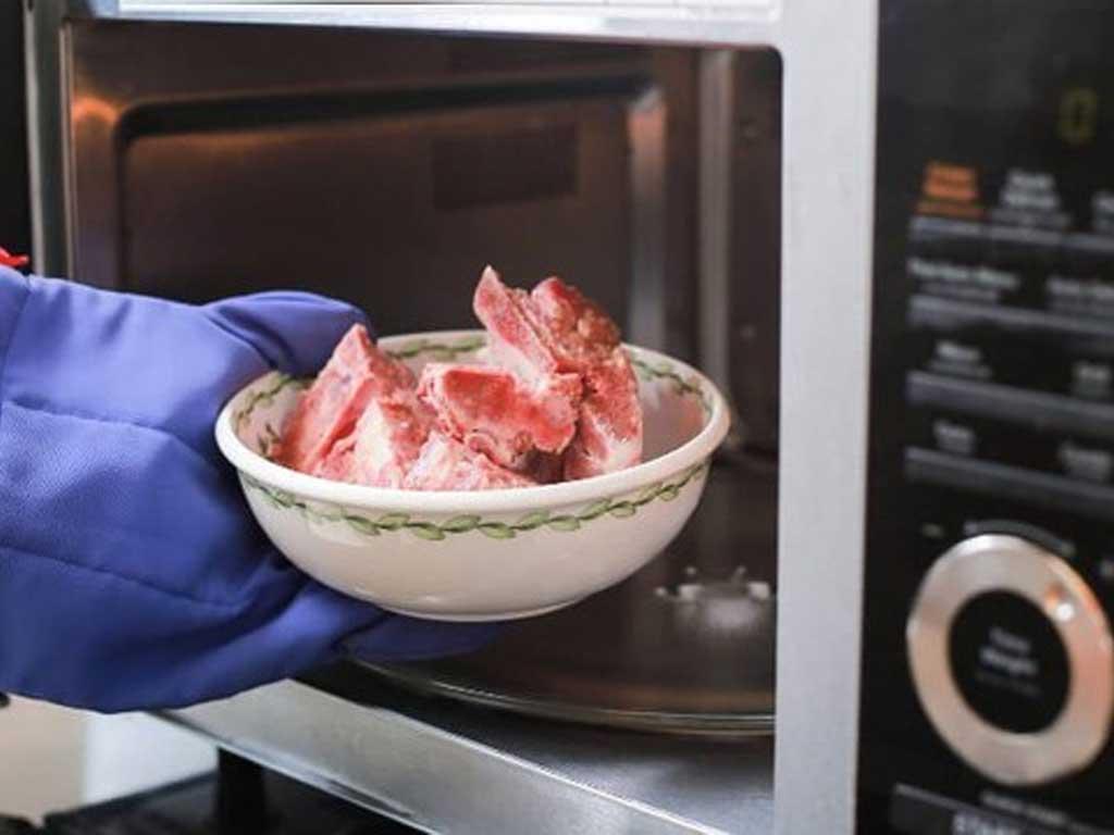 lo-vi-song-electrolux-dung-de-ra-dong