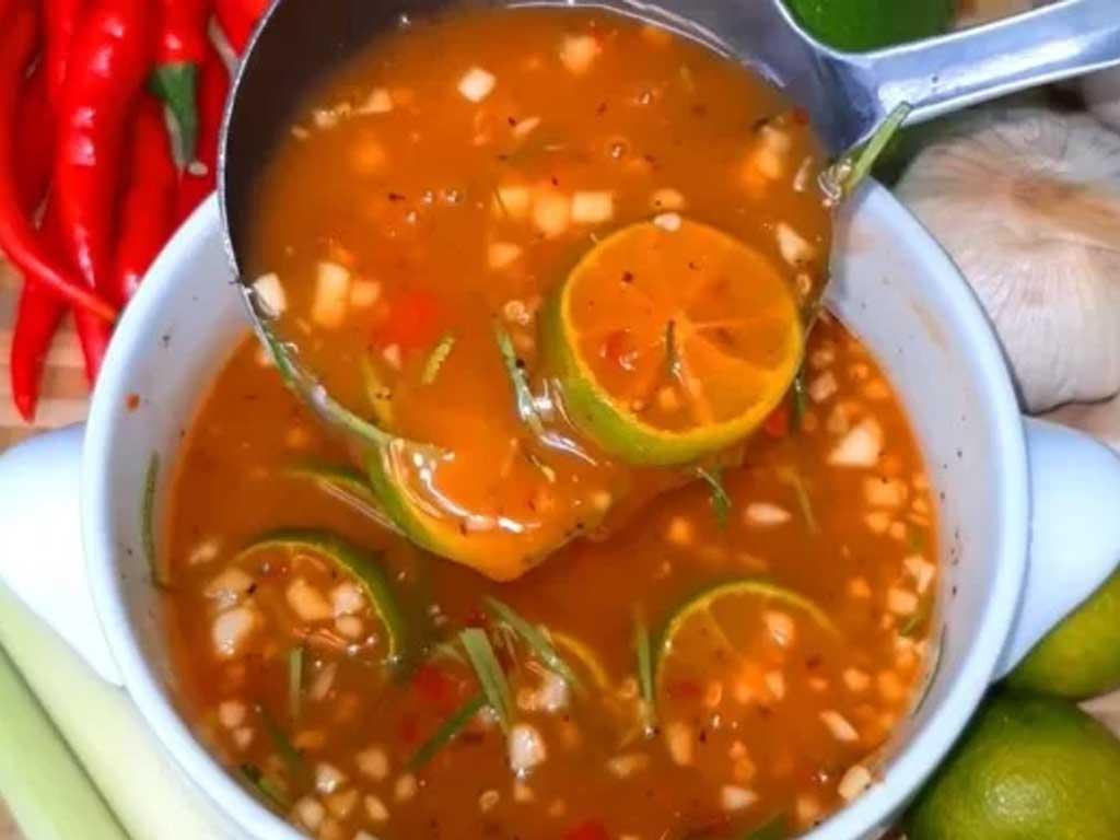 cach-pha-sot-Thai-chuan-vi-nha-hang