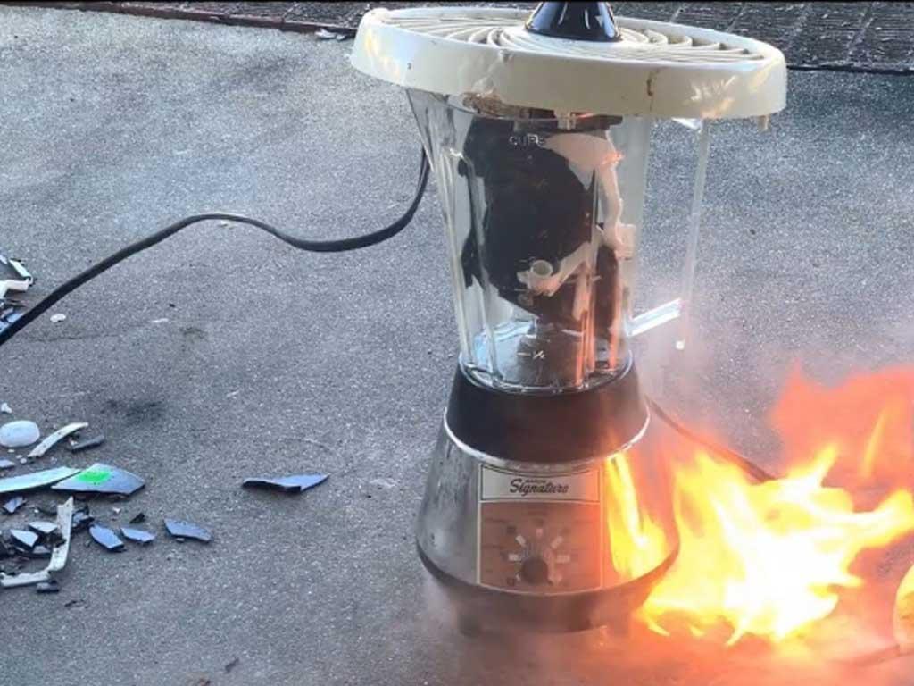 may-xay-sinh-to-bi-chay-co-sua-duoc-khong