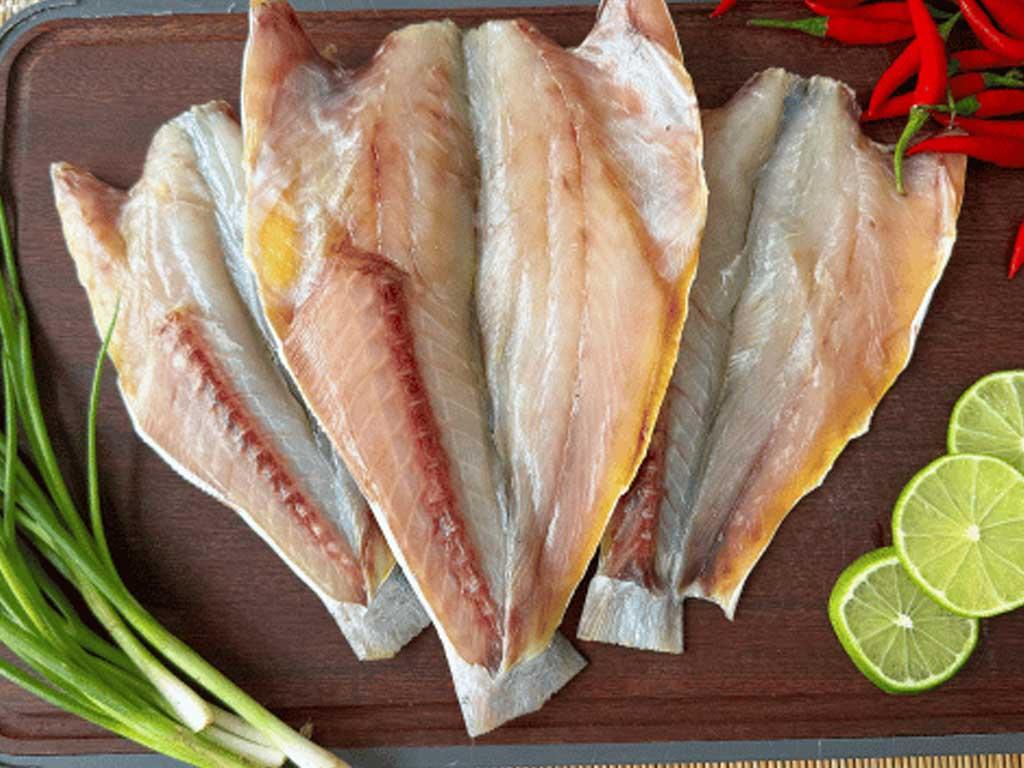 nguyen-lieu-lam-ca-chet-kho-don-gian