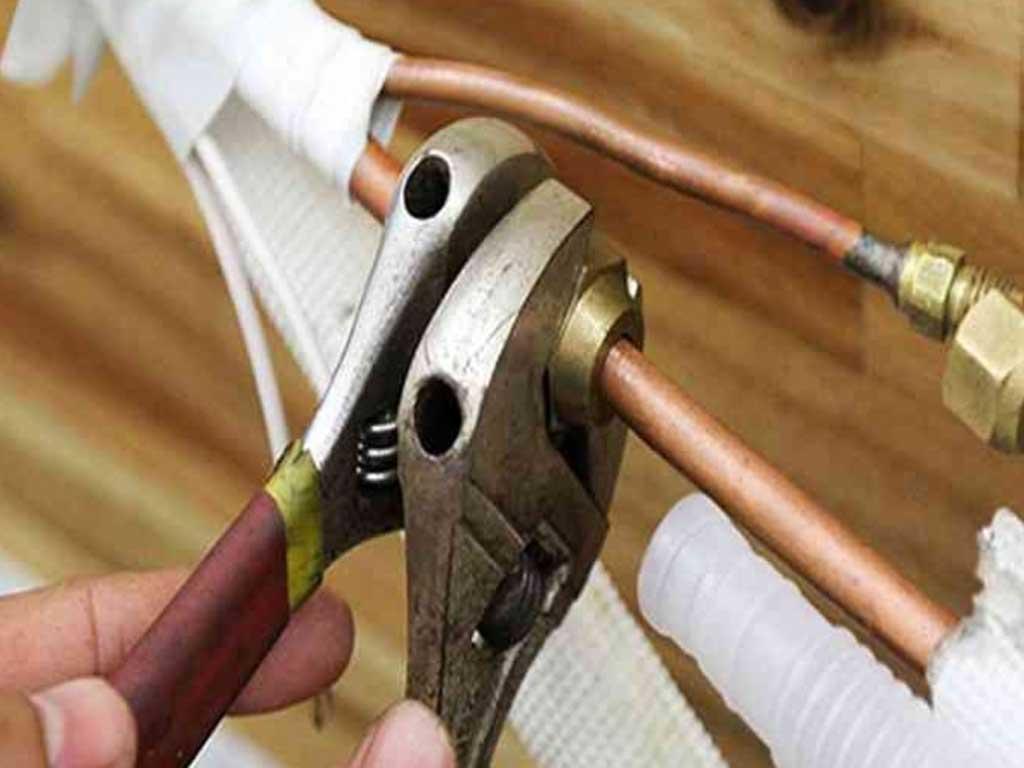 cach-khoa-gas-may-lanh-inverter