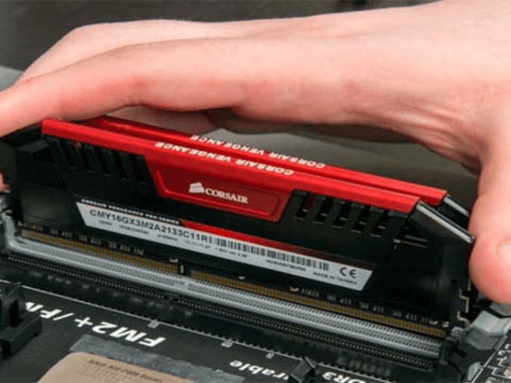 co-nen-lap-tjem-ram-laptop