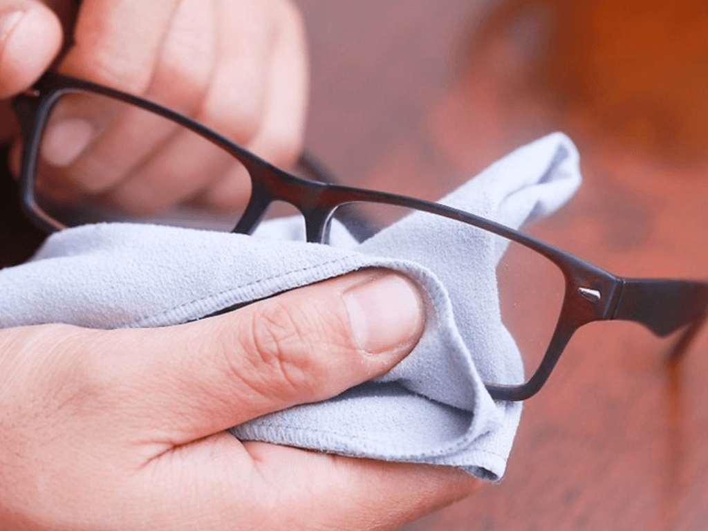 nhan-biet-kinh-can-bang-mat