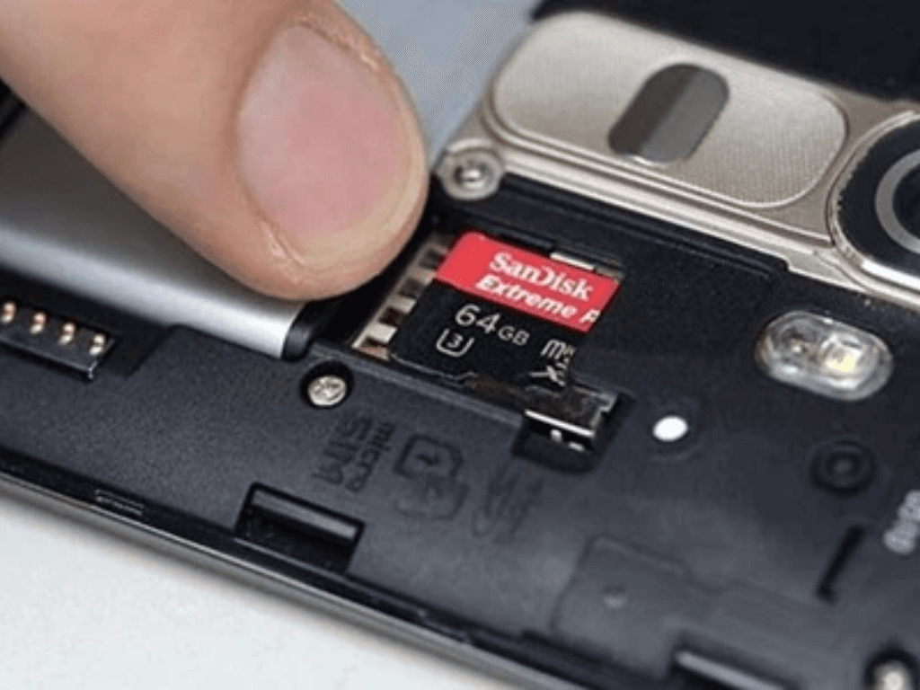 Cam-the-nho-vao-may-tinh-khong-nhan