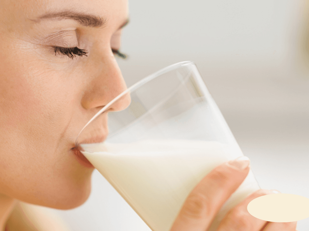 uong-sua-tuoi-moi-ngay-co-dep-da