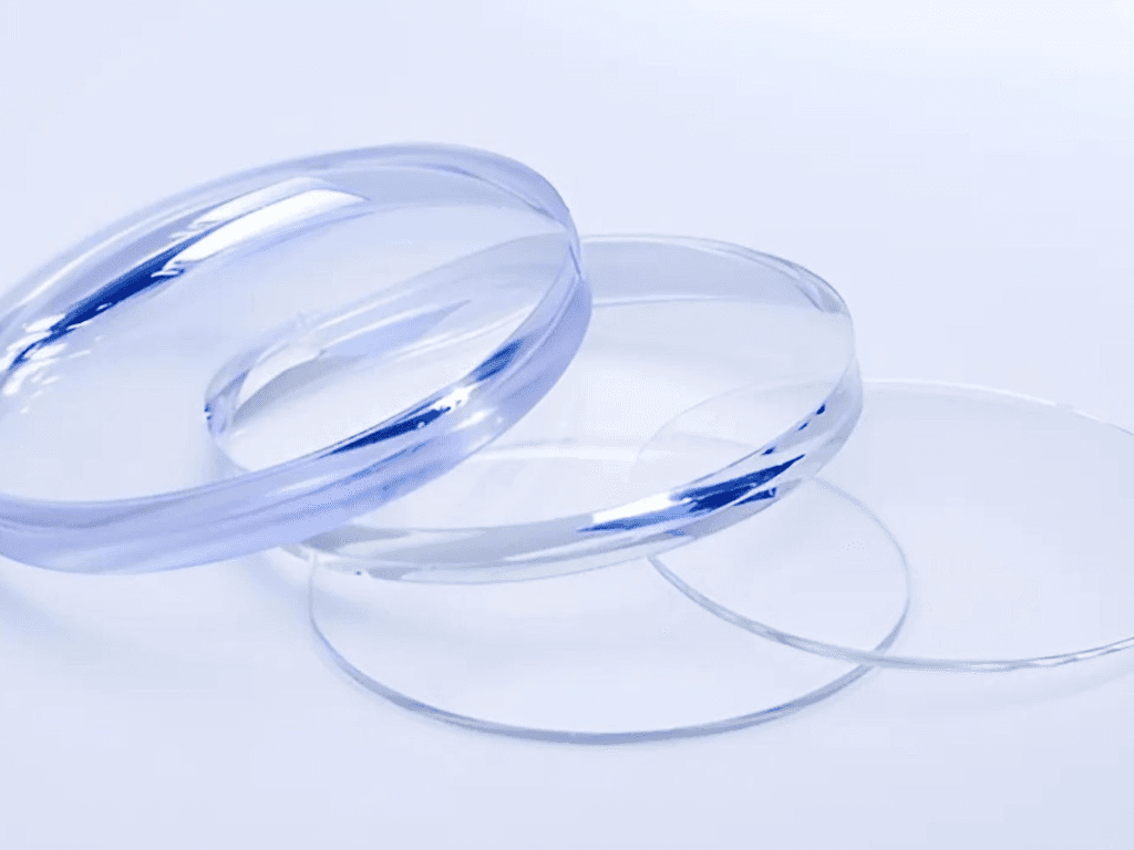 mat-kinh-can-lam-bang-chat-lieu-gi