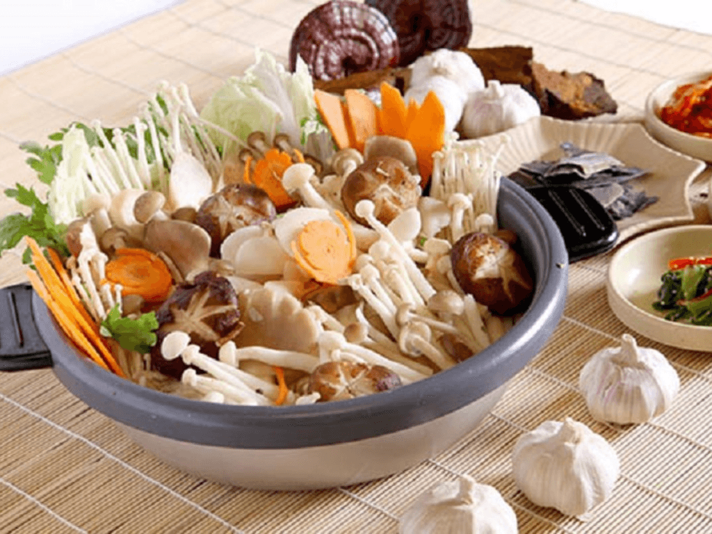 lau-chao-chay-an-voi-rau-gi