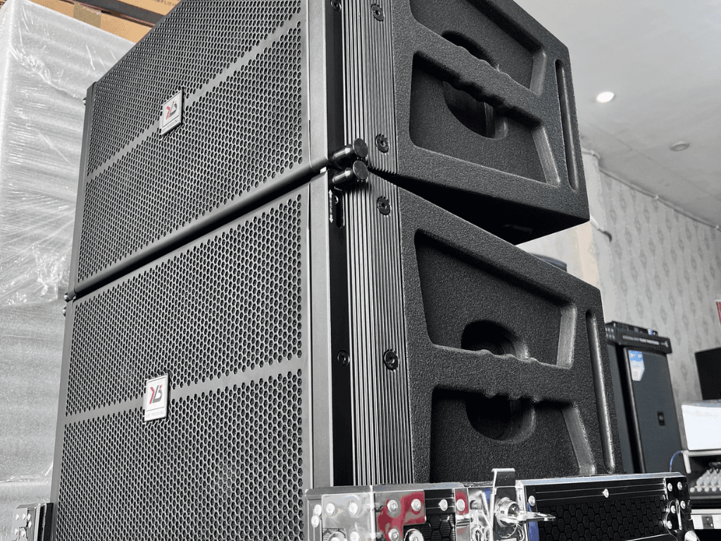 So-sanh-loa-dien-dong-va-loa-tinh-dien