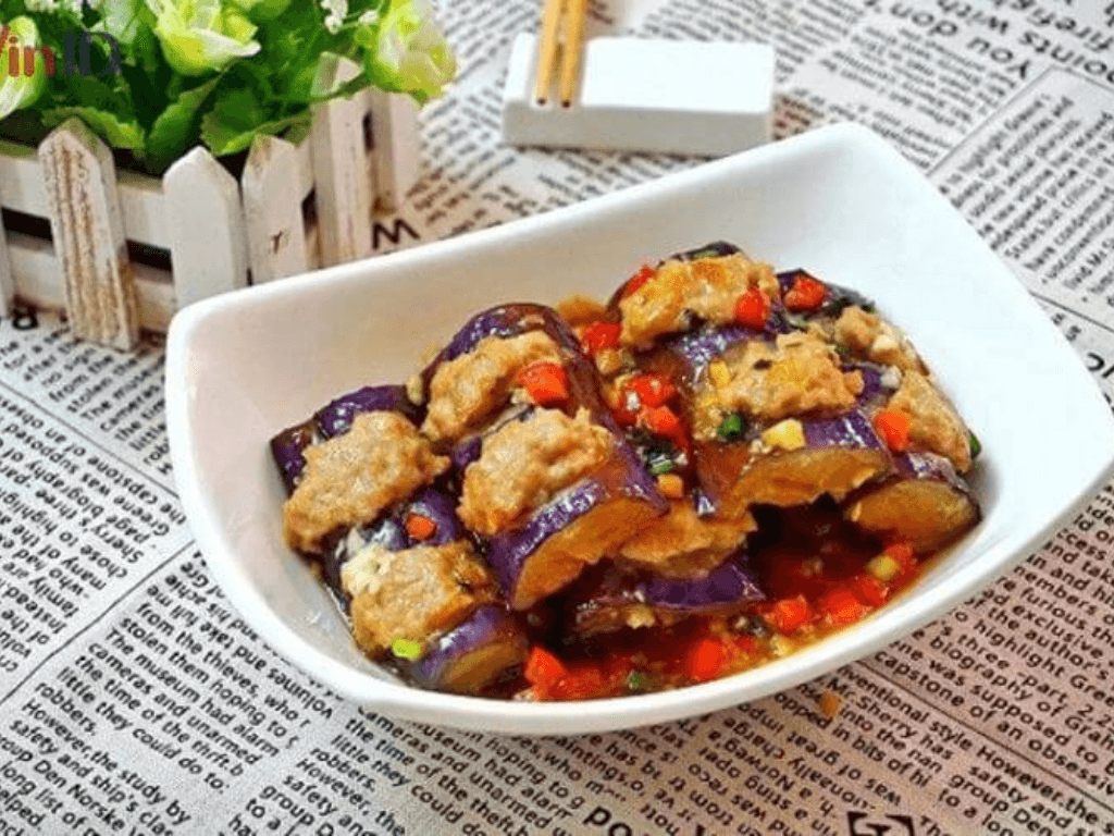 Meo-nhoi-thit-vao-ca-tim-giu-duoc-do-mem