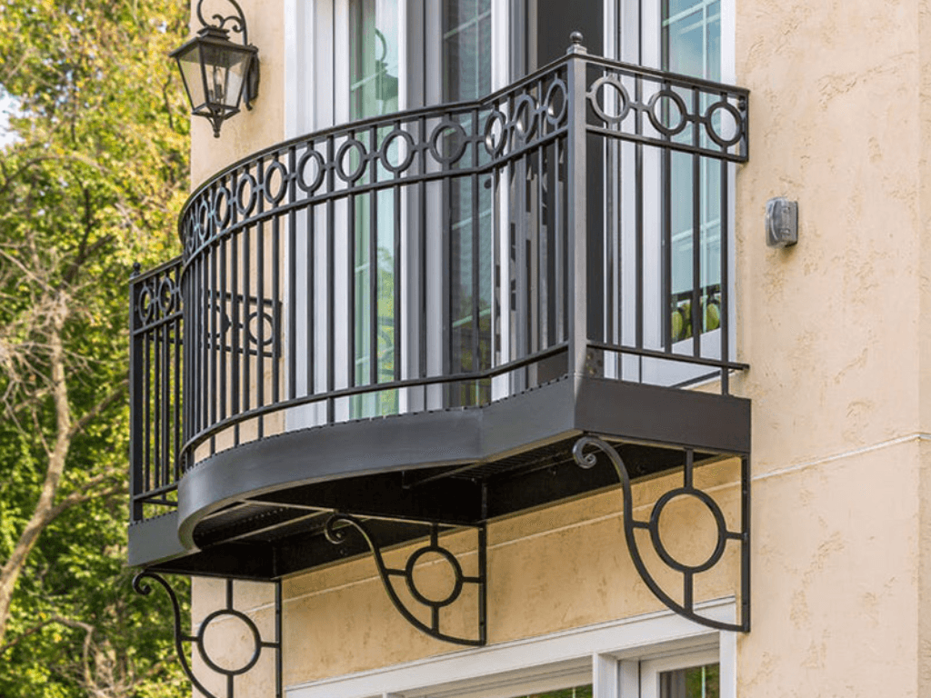 Chi-phi-thi-cong-cac-mau-lan-can-sat-pho-bien-hien-nay