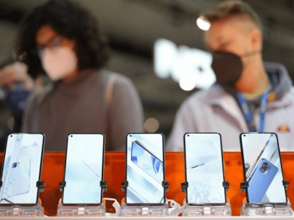 Co-nen-mua-dien-thoai-xach-tay-khong-khi-gia-re-hon