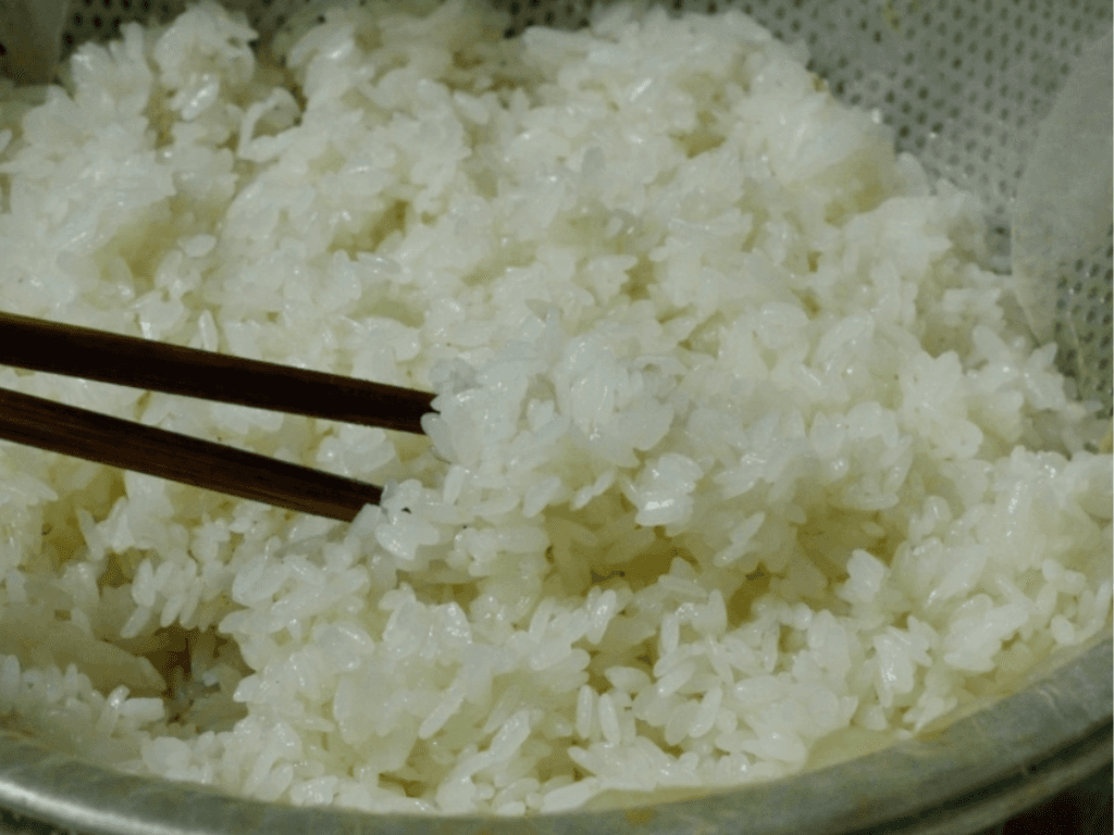 Meo-u-xoi-sau-khi-nau-de-giu-nhiet-va-do-am