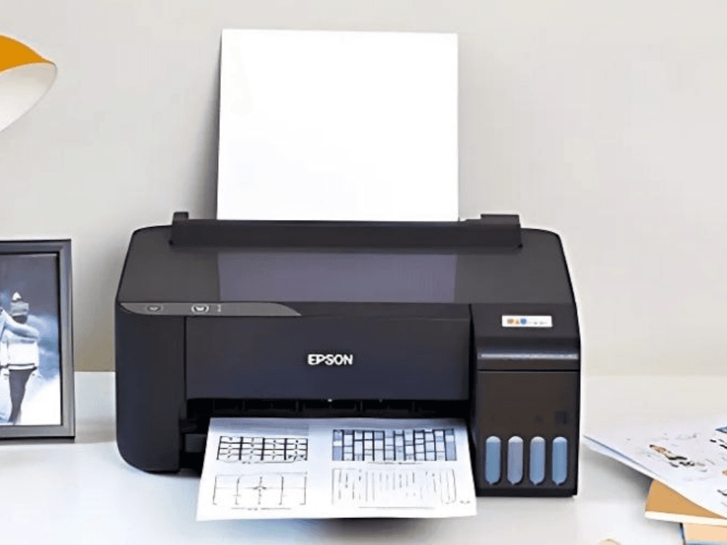 Nen-mua-may-in-mau-loai-nao-cho-gia-dinh-de-tiet-kiem-muc