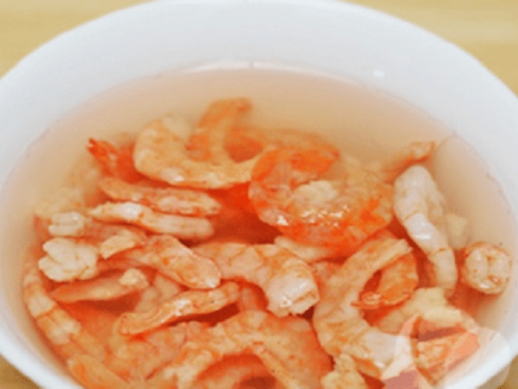 Cach-ngam-tom-kho-de-nuoc-dung-thom-ngot