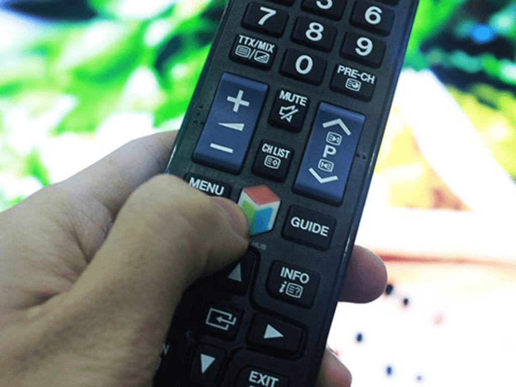 Smart-Hub-tren-tivi-Samsung-la-gi-va-dung-de-lam-gi