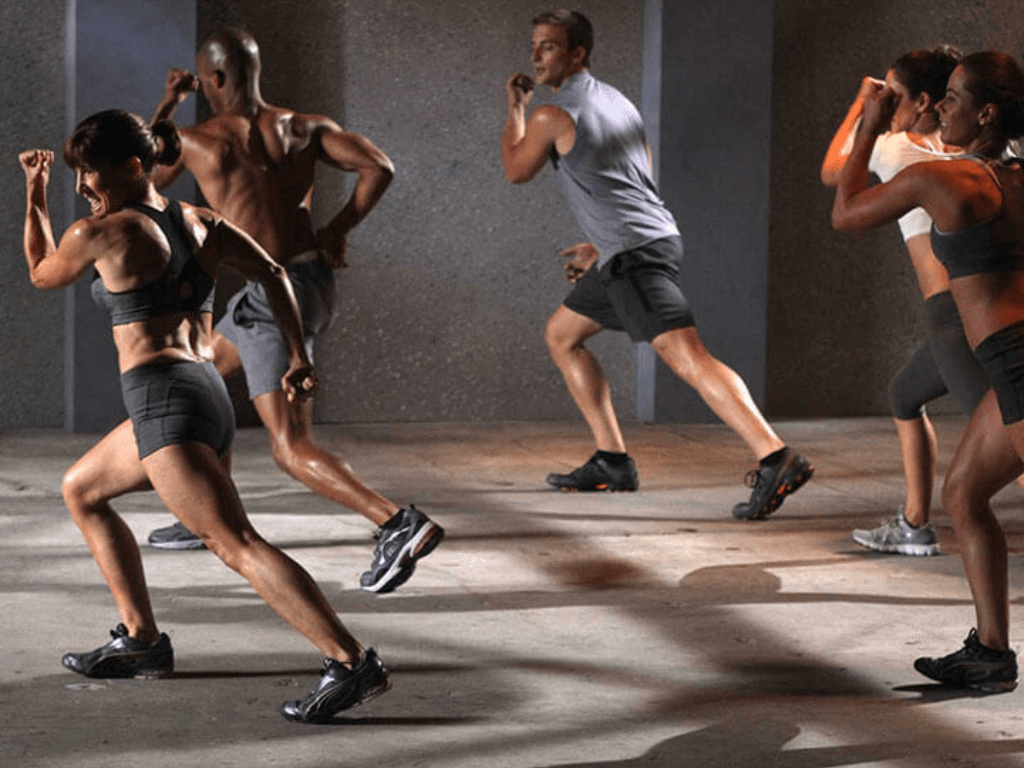 So-sanh-aerobic-voi-gym-va-chay-bo
