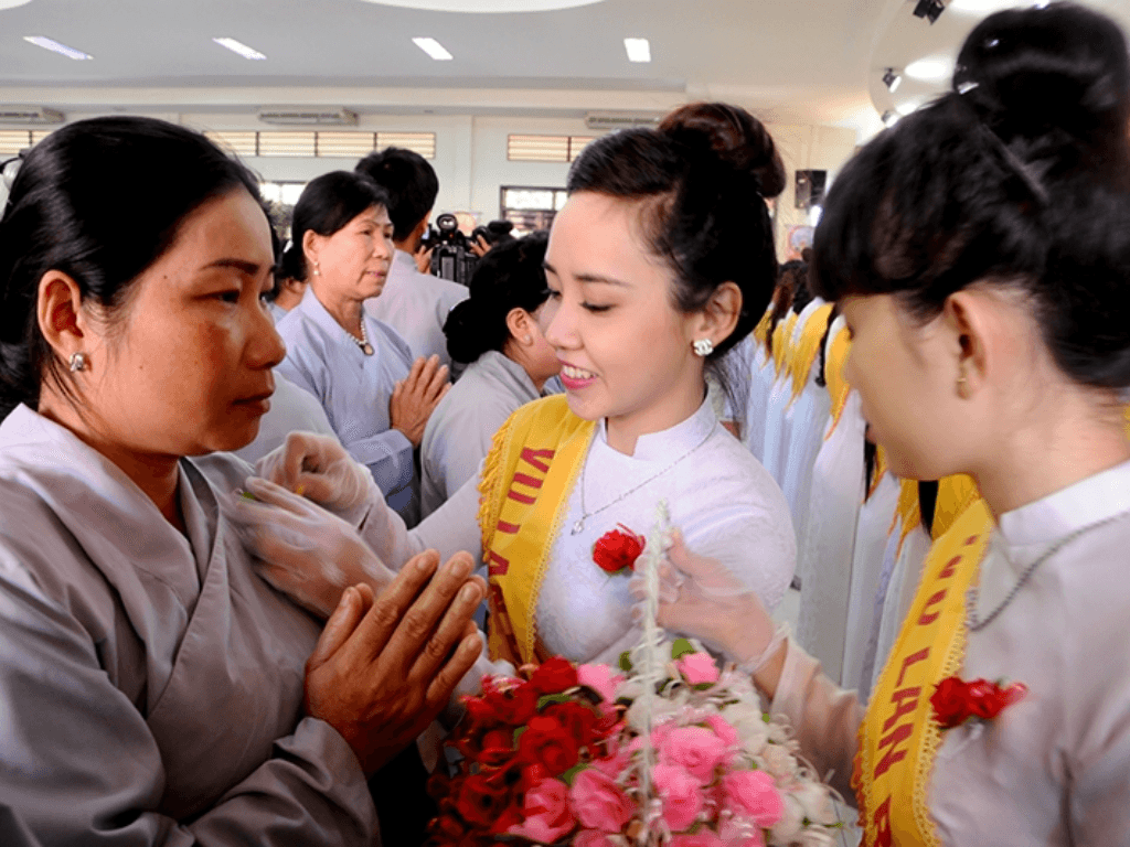Cach-bay-to-long-hieu-kinh-cha-me-trong-ngay-Vu-Lan