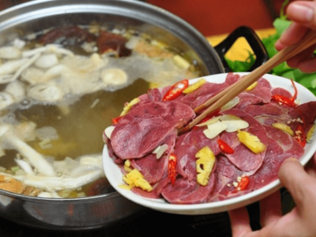 Cach-nau-lau-bo-thap-cam-don-gian-tai-nha-chuan-vi