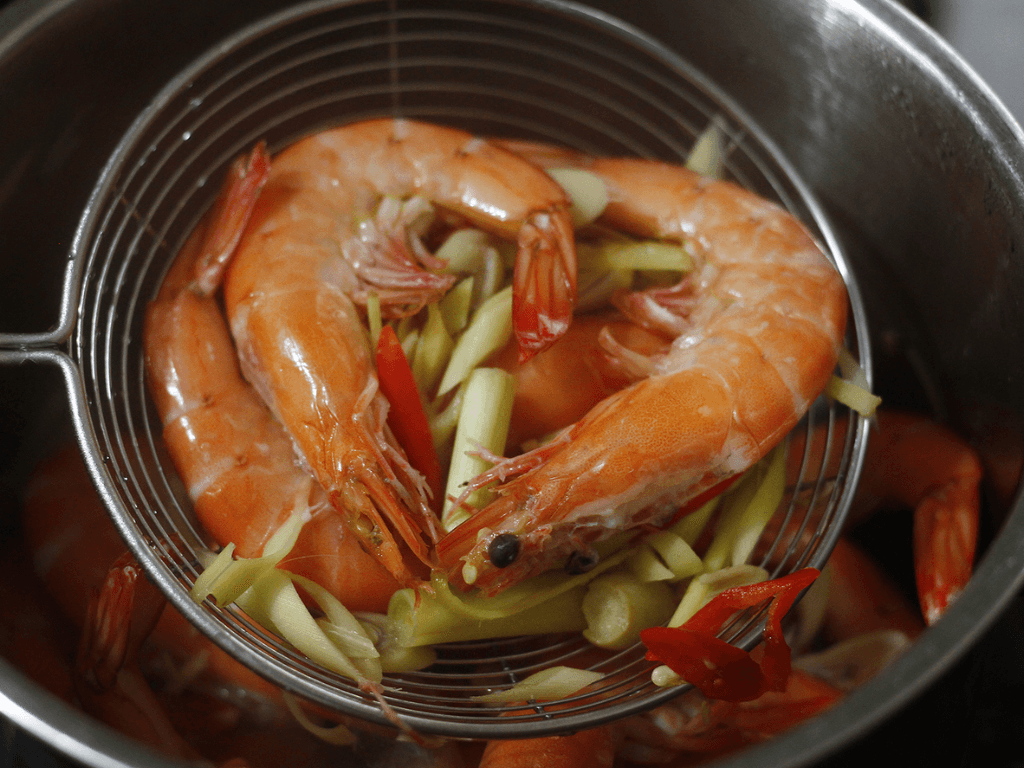 Cach-hap-tom-khong-can-noi-hap-co-kho-khong