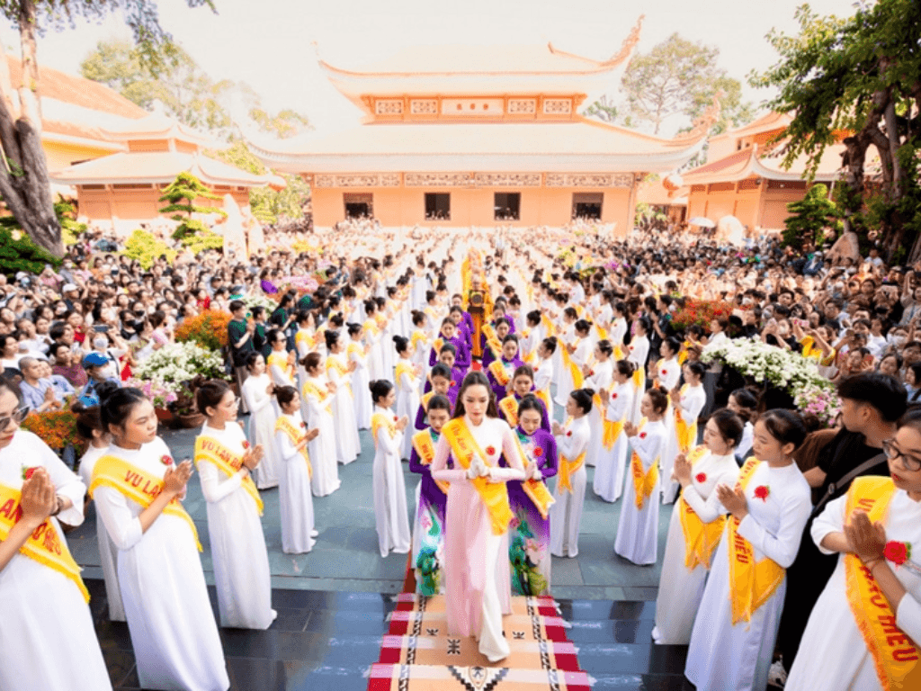 Nen-cung-tai-chua-hay-tai-nha