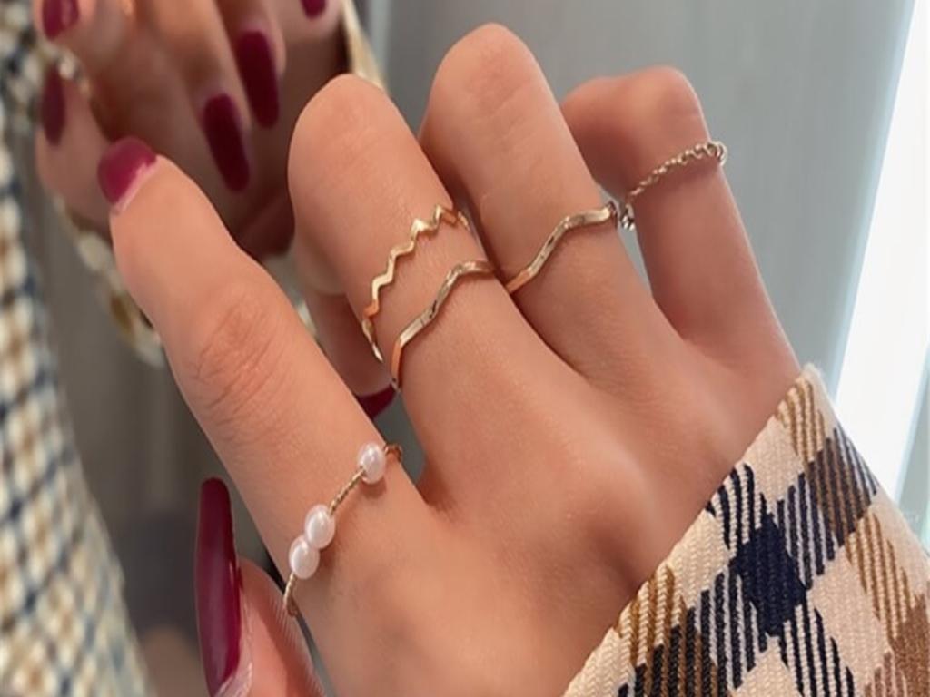 Giải mã ý nghĩa đeo nhẫn từng ngón tay nam và nữ
