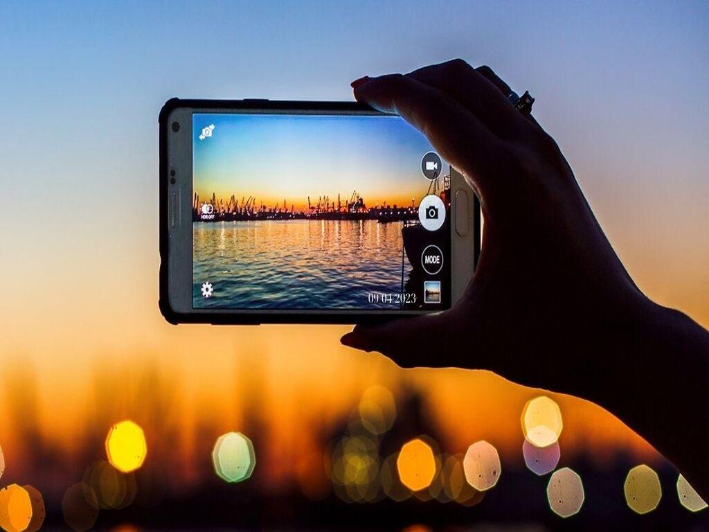 TOP app chụp ảnh có ngày giờ địa điểm cho Android cực tiện