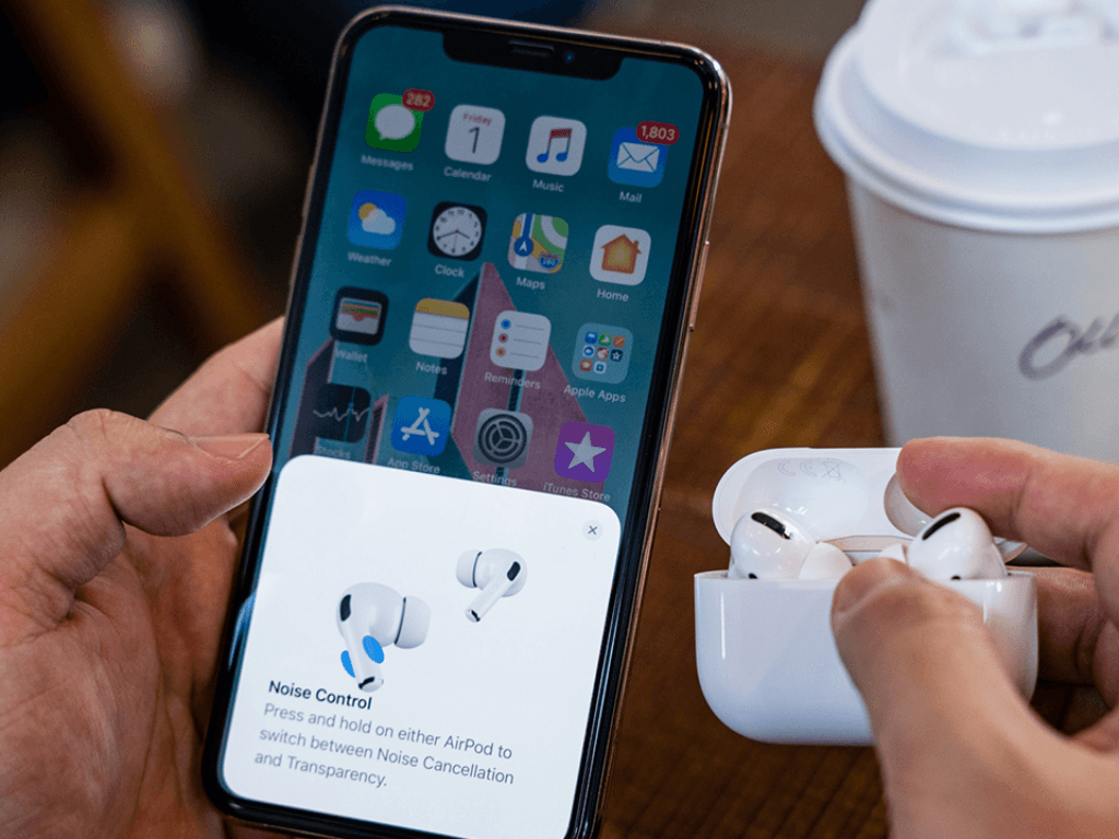 Cách kết nối AirPods với iPhone khác mà không làm “mất dấu” iPhone cũ